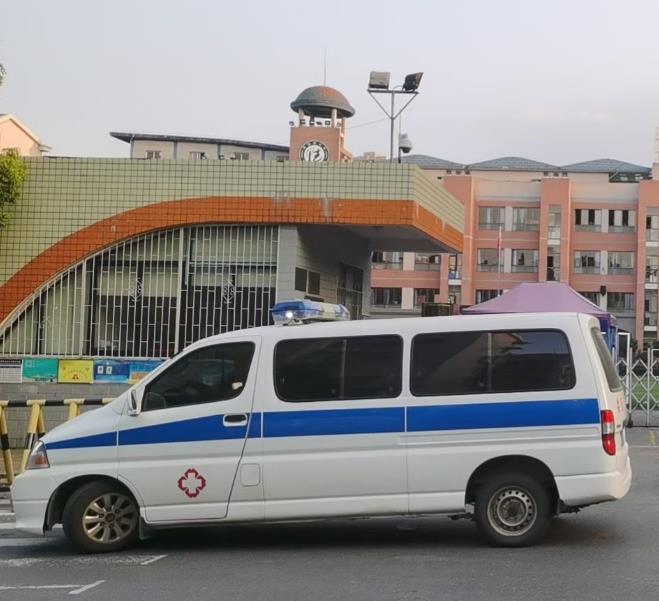 兴仁救护车出租护送骨折病人一公里多少钱